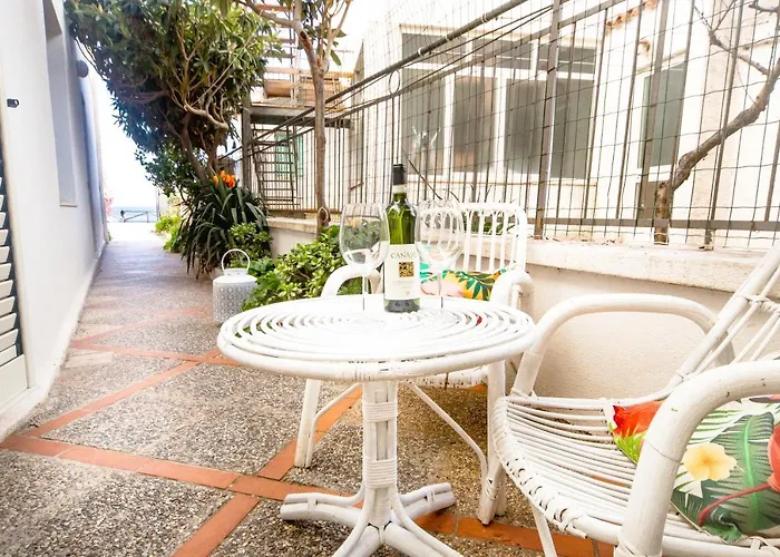 Nido Lungomare, E Sei In Spiaggia... Appartement *